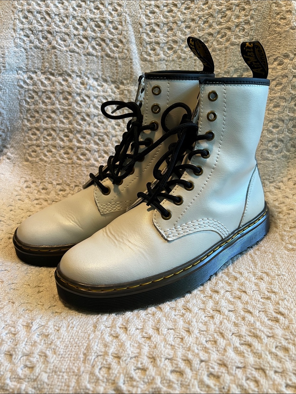Dr. Martens white Zavala combat boots size 6 US M